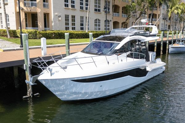 Galeon 470 Sky