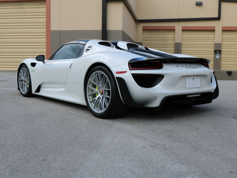 2015 Porsche 918 Spyder Weissach Oryx White